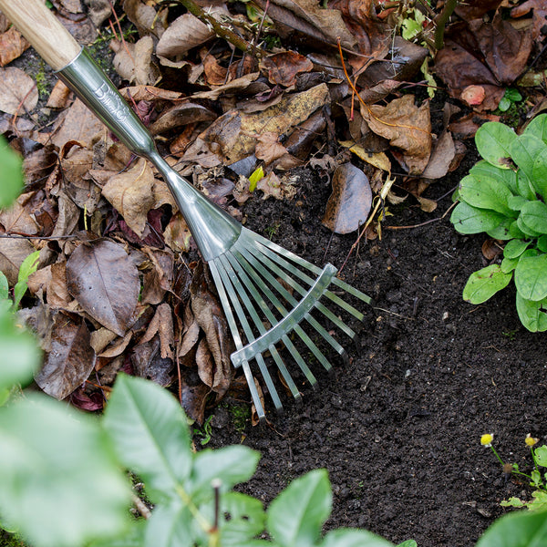 Long Handled Shrub Rake - RHS Endorsed | Burgon & Ball – Burgon and Ball